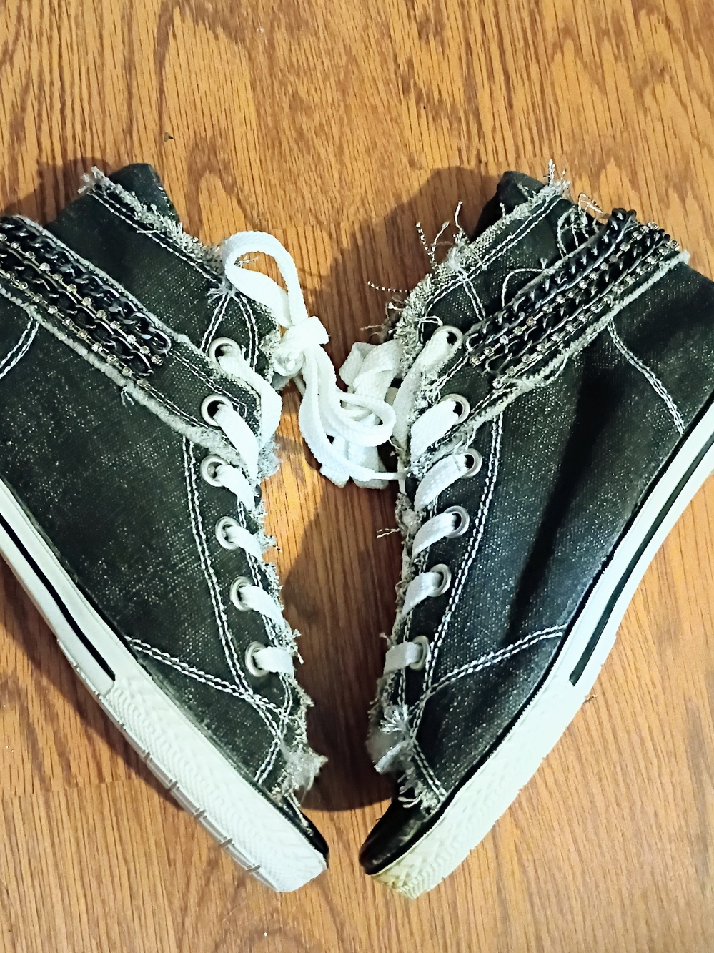 Breckelles Black High-Top Chain Trim Lace-Up Sneakers